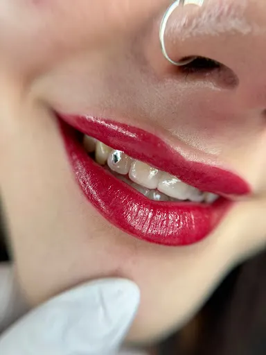 Stylist Sisters Stylizacja rzęs & stylizacja paznokci & makijaż permanentny